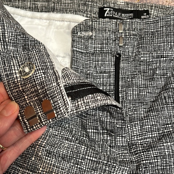 New York and Company size 12 Bermuda shorts - Picture 3 of 5